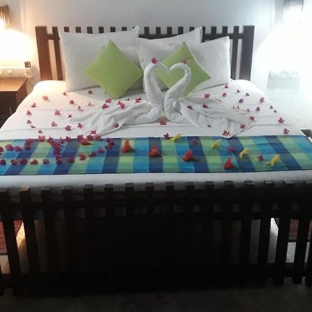 לינה וארוחת בוקר אונה ואטונה Butterfly Jewel מראה חיצוני תמונה